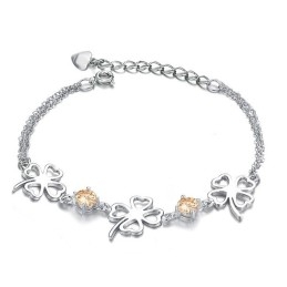 Bracelet En Titane Plaqué Platine Avec Diamants En Forme De Trèfle Pour Femme, La Reine De La Qualité