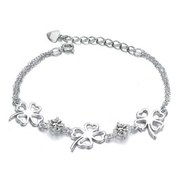 Bracelet En Titane Plaqué Platine En Forme De Trèfle Pour Femme D'Excellente Qualité