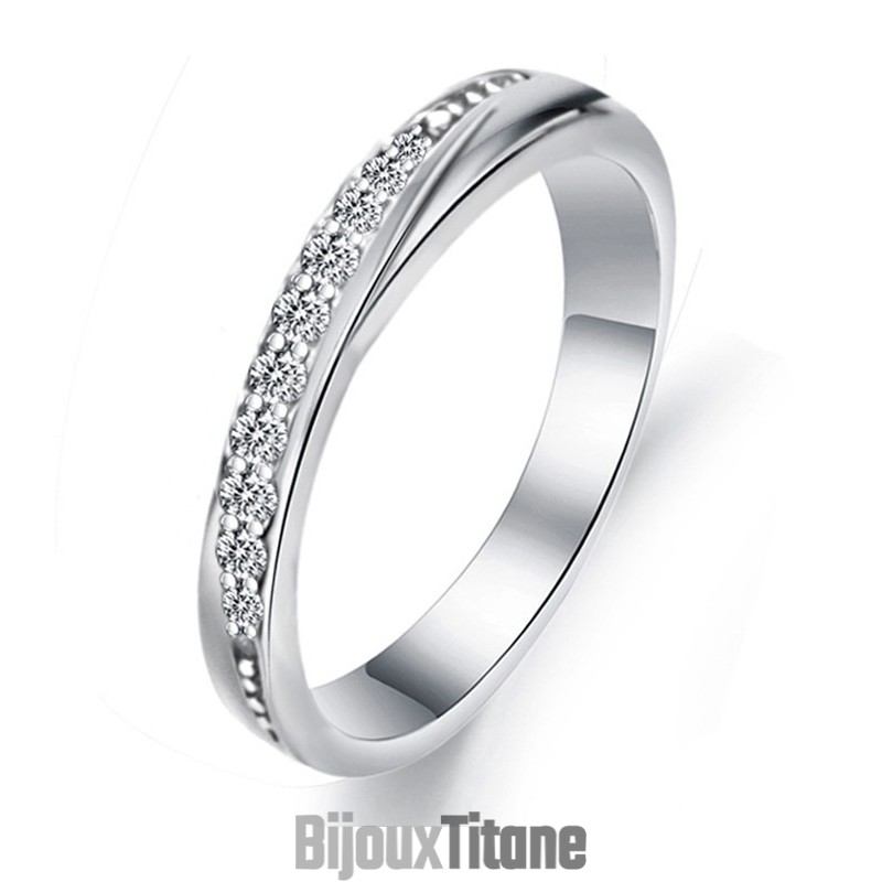 Bague En Titane Plaqué Platine Pour Femme De Haute Qualité Avec Strass Bague En Titane Plaqué Platine Pour Femme De Haute Qualité Avec Strass