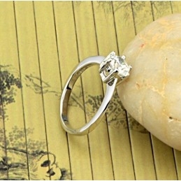 Bague En Titane Plaqué Platine Pour Femme Avec Strass, Qualité Et Quantité Garanties