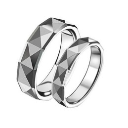 La Reine De La Bague En Tungstène Et Céramique De Qualité Pour Les Amoureux
