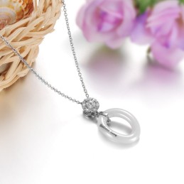 Le Collier Concis En Céramique Tungstène Pour Femme, Le Roi De La Quantité