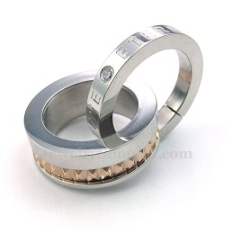 Collier Pendentif Cercles Entrelacés En Titane (Chaîne Offerte) (Une Paire)
