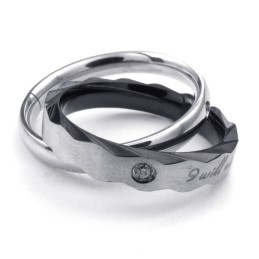 Collier Pendentif Couple En Titane Bicolore (Chaîne Offerte) (Une Paire)