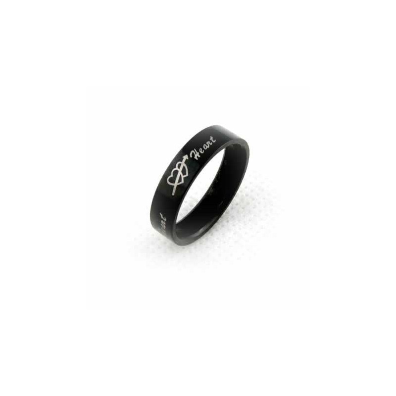 Bague En Titane Noir Pour Homme, 6 Mm, Avec Une Flèche Perçant Deux Cœurs Bague En Titane Noir Pour Homme, 6 Mm, Avec Une Flèche Perçant Deux Cœurs