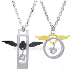 Collier Pendentif Couple En Titane Avec Ailes Et Cœurs (Chaîne Offerte) (Une Paire)