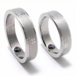 Bague En Titane Avec Trèfle À Quatre Feuilles De 5 Mm