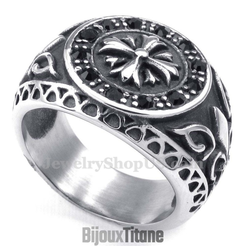 Bague En Titane Avec Strass Noirs Bague En Titane Avec Strass Noirs