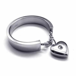Bague En Titane Avec Cœur Serti De Diamants De 5 Mm
