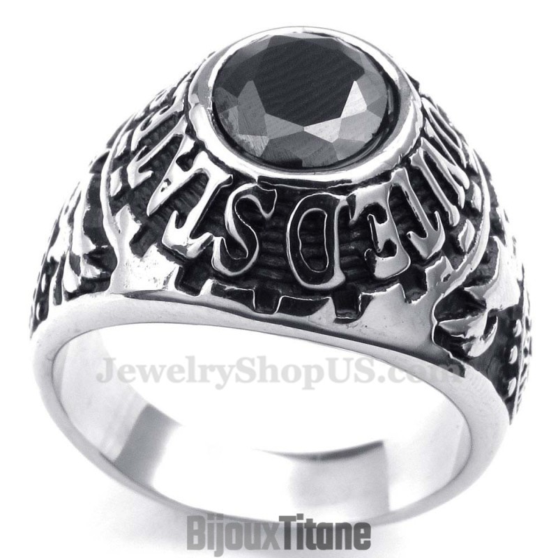 Bague En Titane Incrustée De Zircons Noirs Bague En Titane Incrustée De Zircons Noirs