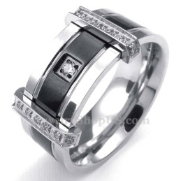 Bague En Titane Pour Homme Avec Strass Blancs
