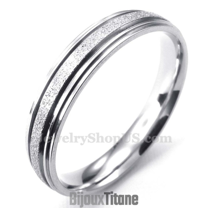 Bague En Titane Sablée En Forme De Cœur (Femme) Bague En Titane Sablée En Forme De Cœur (Femme)