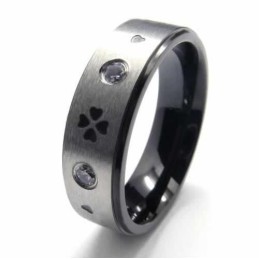 Bague En Titane Incrustée De Diamants Et De Trèfle À Quatre Feuilles De 6 Mm