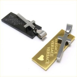 Pendentif Croix En Titane Noir Avec Cœur D'Amour