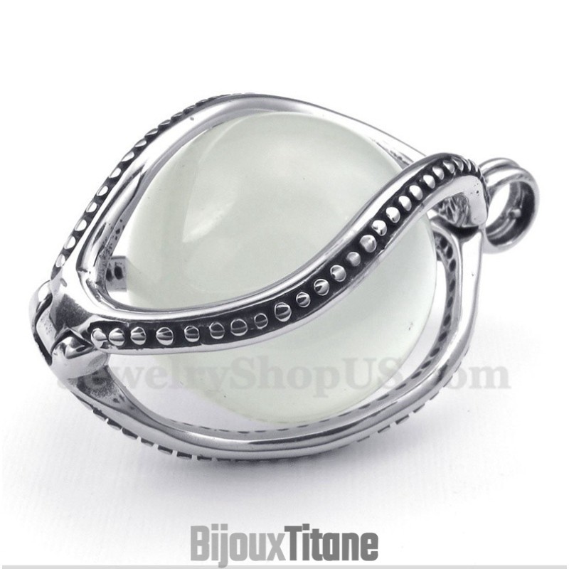 Pendentif Homme En Titane Et Opale Blanche Avec Chaîne Offerte Pendentif Homme En Titane Et Opale Blanche Avec Chaîne Offerte