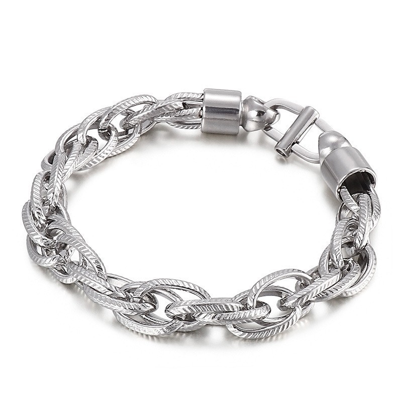Collier Torsadé Ovale Pour Homme Avec Fermoir Soleil Et Bracelet En Titane Collier Torsadé Ovale Pour Homme Avec Fermoir Soleil Et Bracelet En Titane