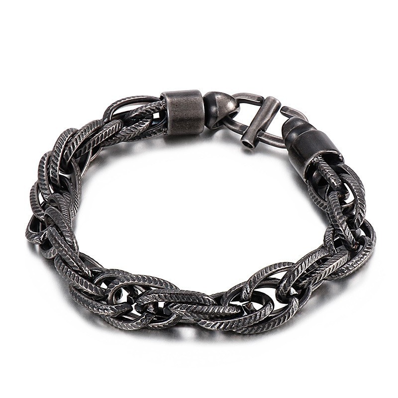 Collier Torsadé Ovale Pour Homme Avec Fermoir Soleil Et Bracelet En Titane Collier Torsadé Ovale Pour Homme Avec Fermoir Soleil Et Bracelet En Titane