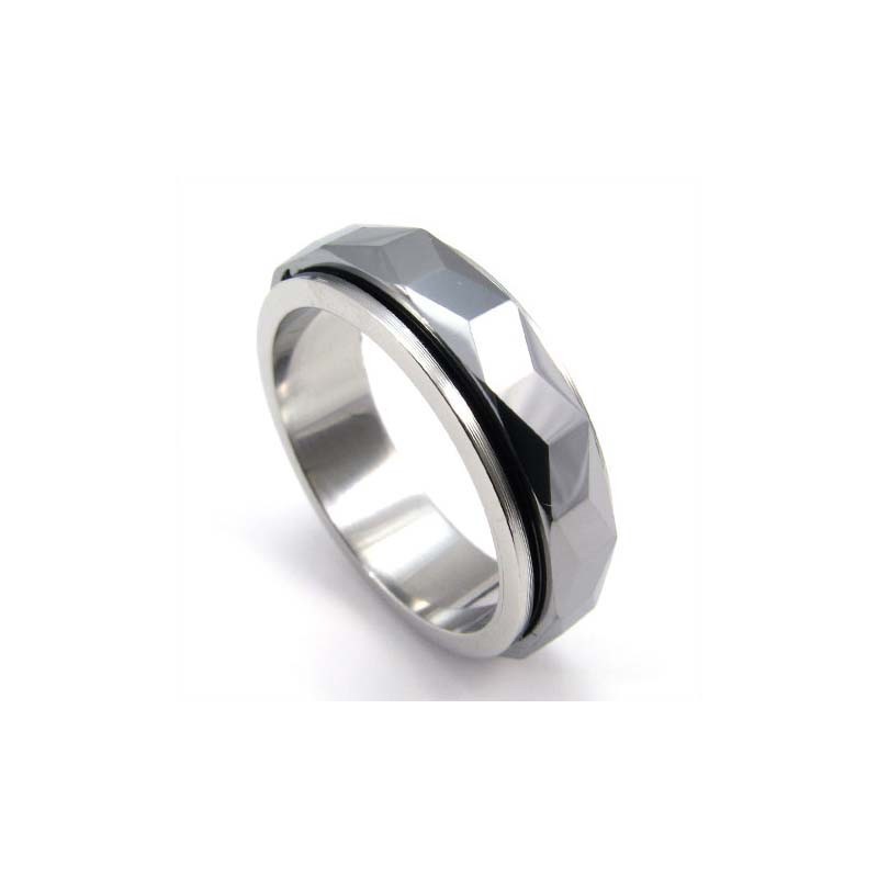 Bague En Tungstène À Facettes De Nouveau Style