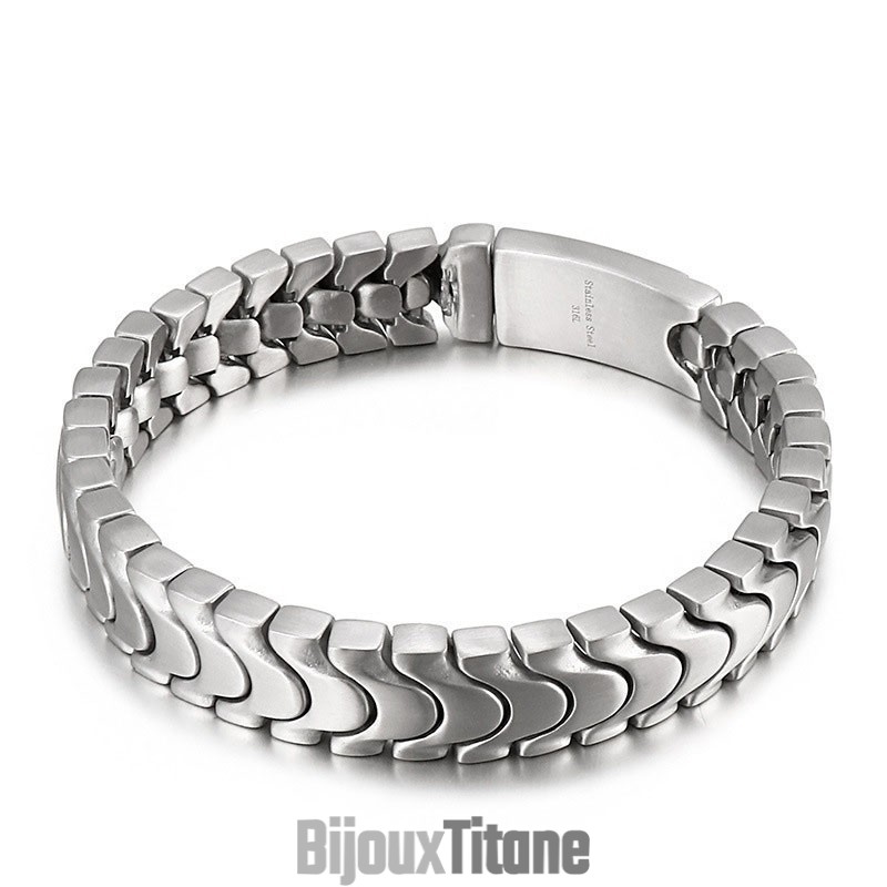 Bracelet Tendance En Titane Pour Homme Avec Surface Sablée Bracelet Tendance En Titane Pour Homme Avec Surface Sablée