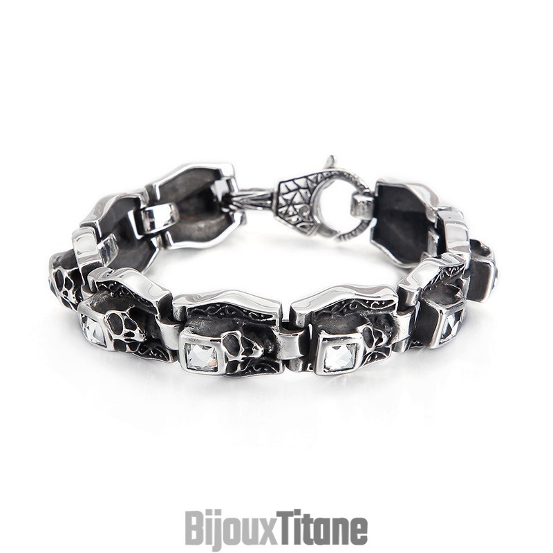Bracelet En Titane Avec Tête De Mort Et Os Croisés Bracelet En Titane Avec Tête De Mort Et Os Croisés
