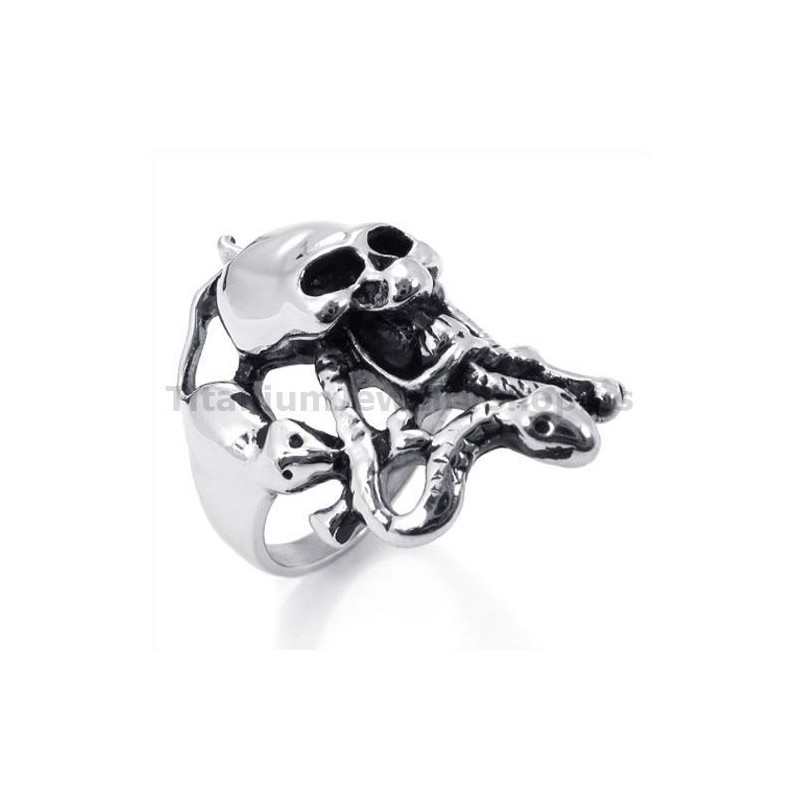 Bague En Titane Avec Tête De Mort Et Serpent