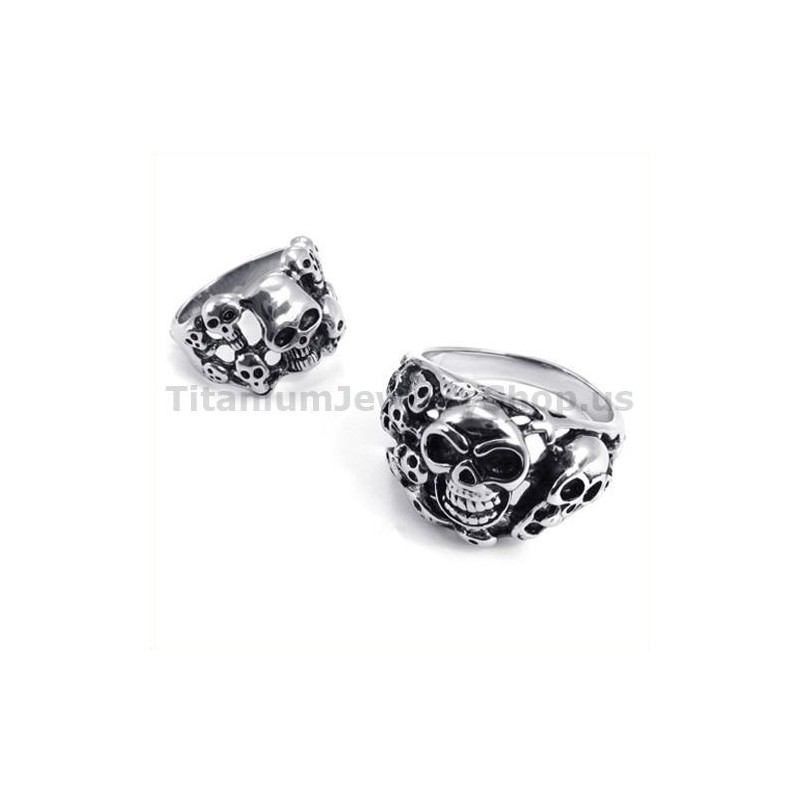 Bague En Titane Avec Tête De Mort