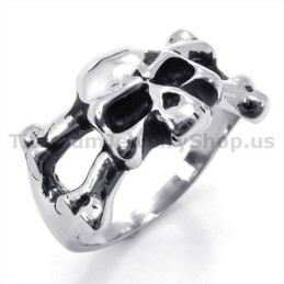 Bague En Titane Avec Tête De Mort