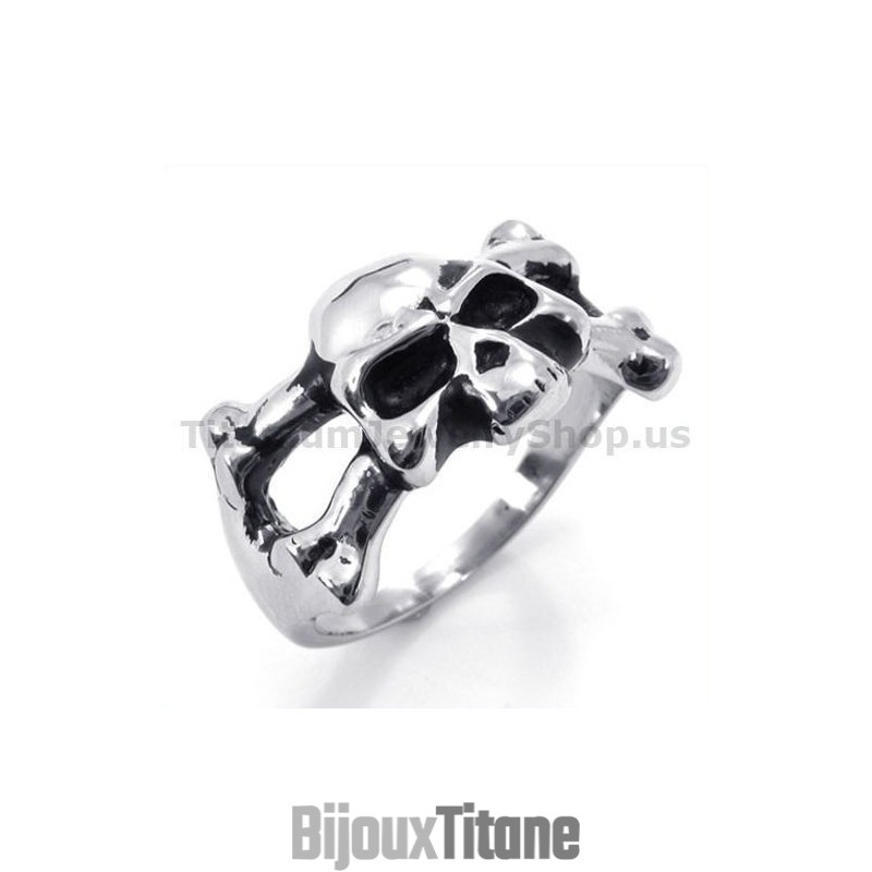 Bague En Titane Avec Tête De Mort