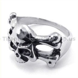Bague En Titane Avec Tête De Mort