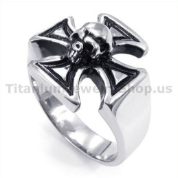 Bague En Titane Avec Tête De Mort Croisée
