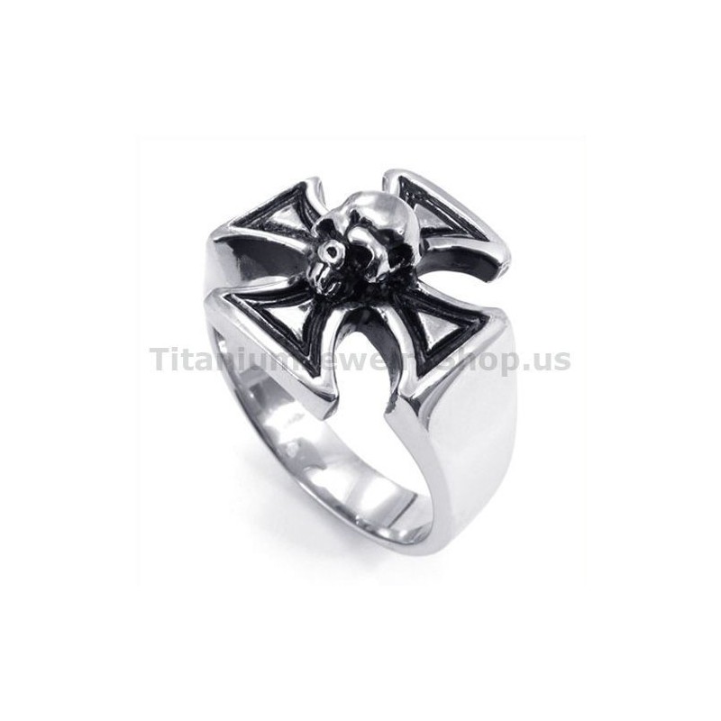 Bague En Titane Avec Tête De Mort Croisée Bague En Titane Avec Tête De Mort Croisée