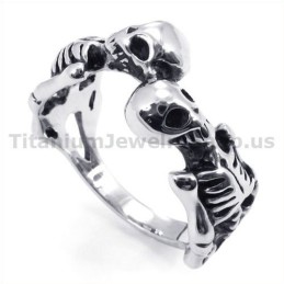 Bague En Titane Avec Tête De Mort