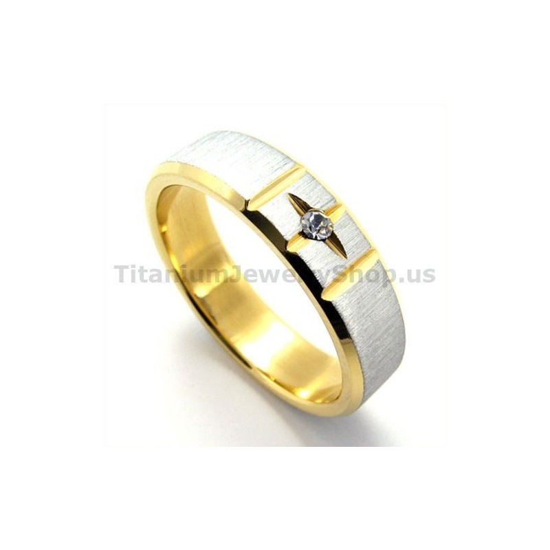 Bague En Titane Avec Croix Dorée Et Diamant Bague En Titane Avec Croix Dorée Et Diamant