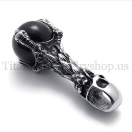 Pendentif En Titane Pur Avec Tête De Mort Tenant Une Gemme Noire