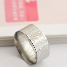 Bague En Titane Avec Croix Représentant Un Homme De La Bible