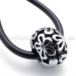 Pendentif En Titane Avec Perles Porte-Bonheur Et Fleurs Argentées