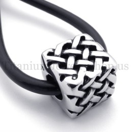 Pendentif Cube Chanceux En Titane