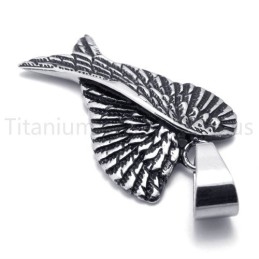 Nouveau Pendentif Classique En Titane Avec Aile De Diable