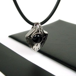 Pendentif En Titane Pur Et Agate Noire Avec Bouclier Pour Homme