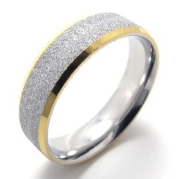 Bague En Titane Avec Perles Et Accents Dorés