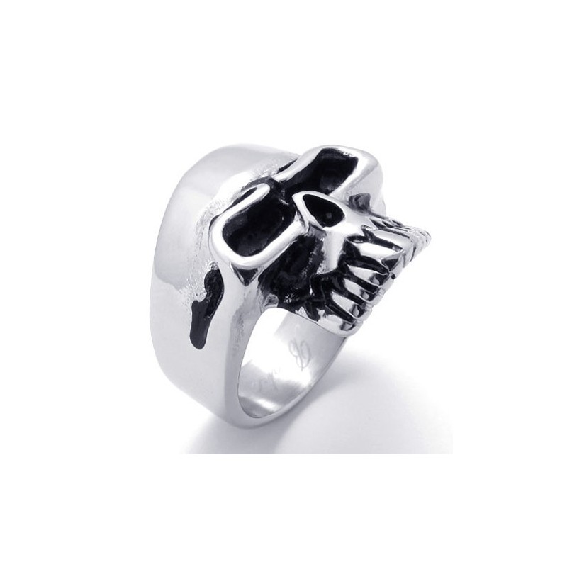 Bague En Titane Avec Tête De Mort Bague En Titane Avec Tête De Mort