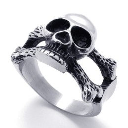 Bague En Titane Avec Tête De Mort