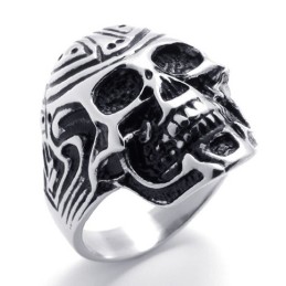 Bague En Titane Avec Tête De Mort