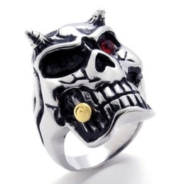 Bague En Titane Avec Tête De Mort Et Diamant Rouge