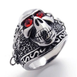 Bague En Titane Avec Tête De Mort Et Diamant Rouge