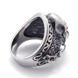 Bague En Titane Avec Tête De Mort Et Diamant Rouge