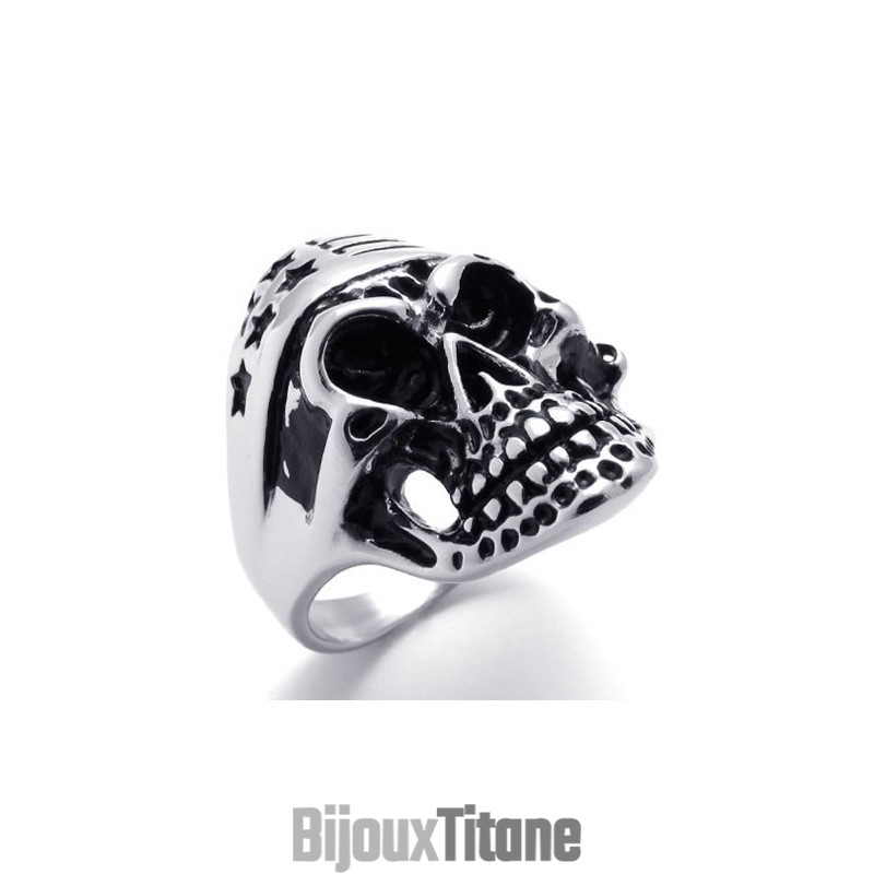 Bague En Titane Avec Tête De Mort Bague En Titane Avec Tête De Mort