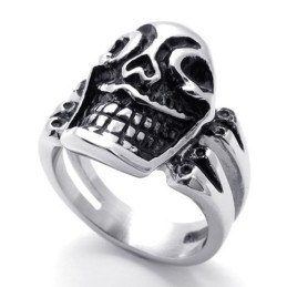 Bague En Titane Avec Tête De Mort