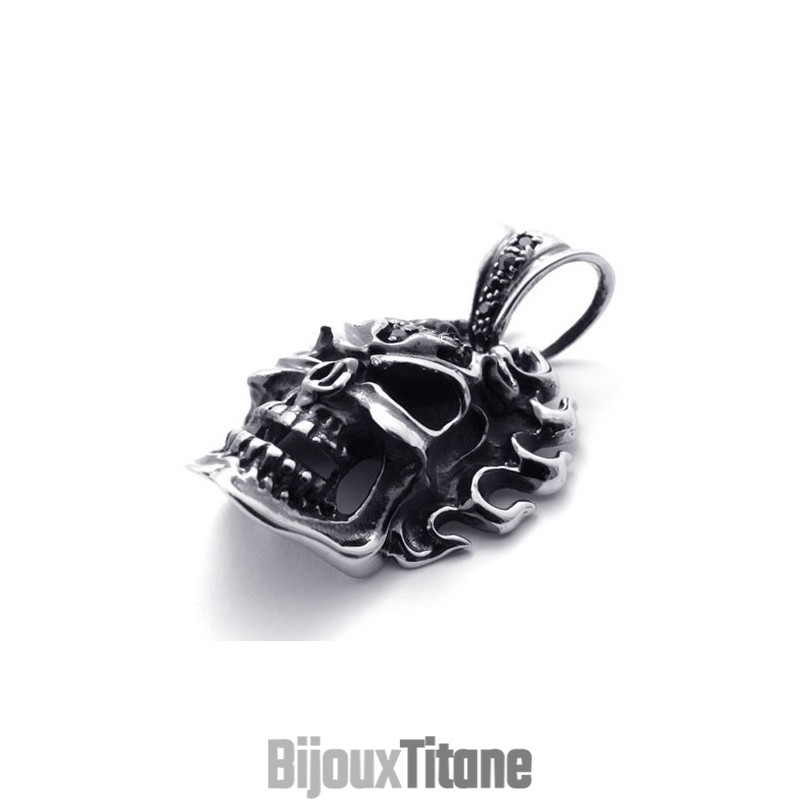 Pendentif En Titane Avec Tête De Mort En Diamant Noir Pendentif En Titane Avec Tête De Mort En Diamant Noir