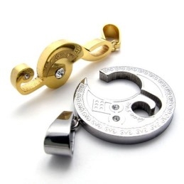 Pendentif En Titane Avec Note De Musique En Or Et Diamants